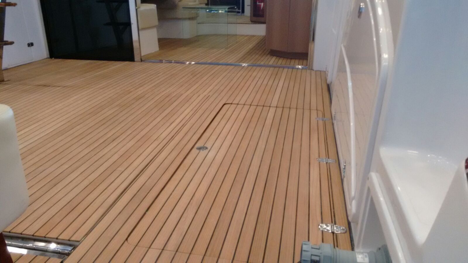 imagem 20151204 wa0003 em projeto de piso teka para embarcação — Zimarine