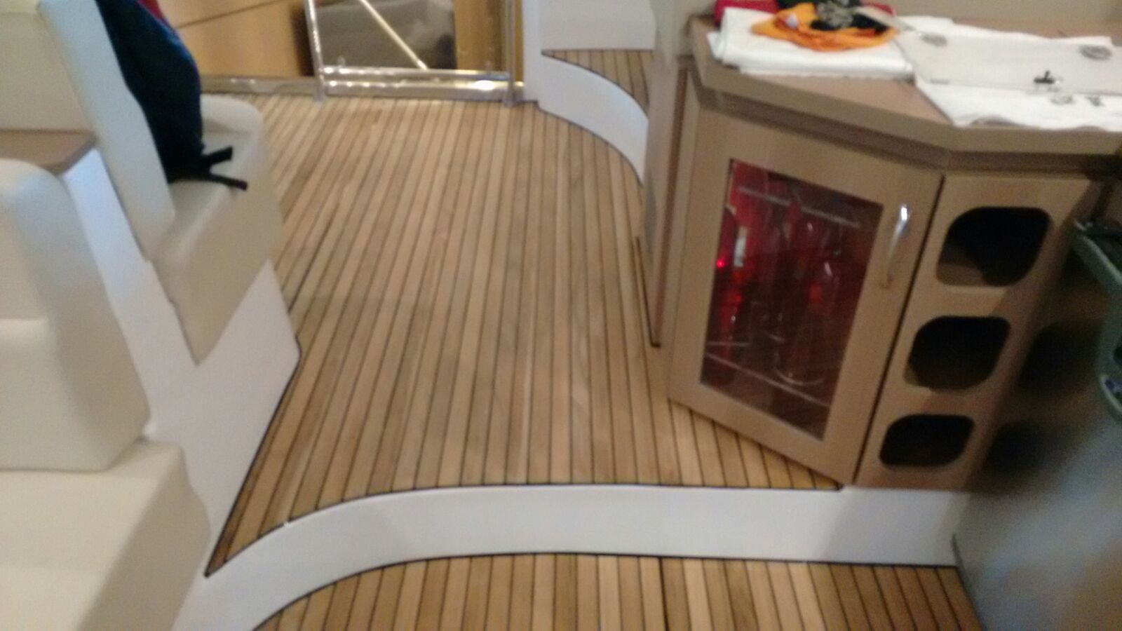 imagem 20151204 wa0010 em projeto de piso teka para embarcação — Zimarine