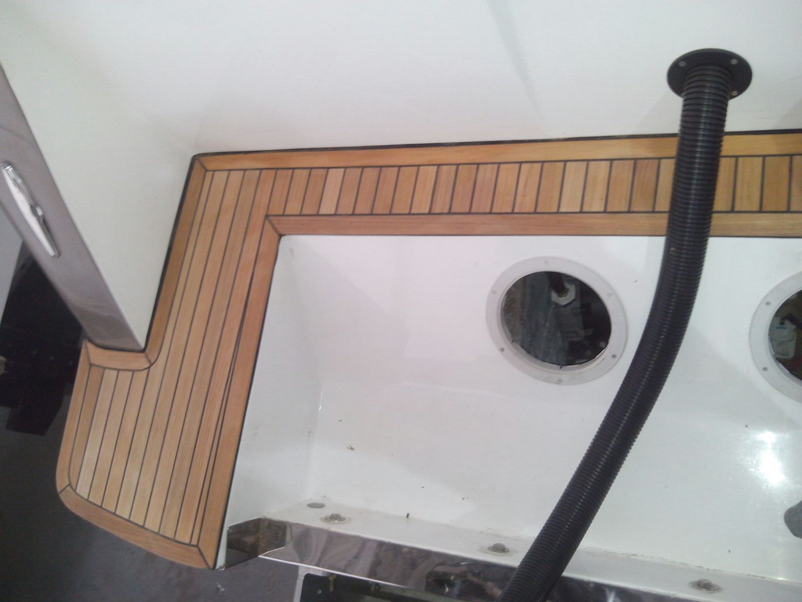 imagem 20151013 wa0008 em projeto de piso teka para embarcação — Zimarine