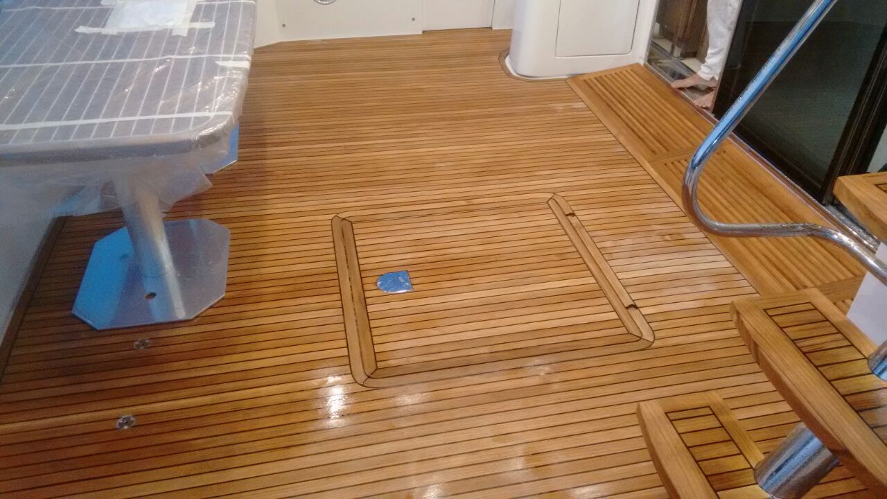 detalhe do projeto de piso teka para embarcação — Zimarine