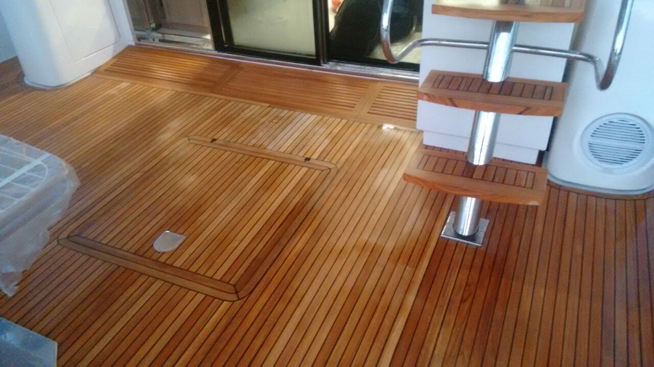 detalhe do projeto de piso teka para embarcação — Zimarine